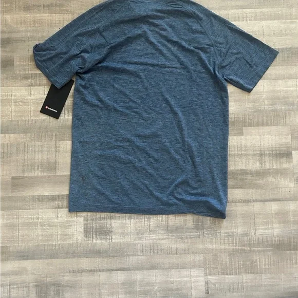 Blue Lululemon Men’s Shirt - Picture 5 of 6